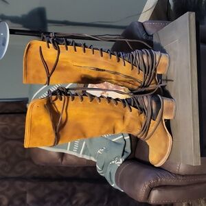 Freebird "Coal" in suede rust